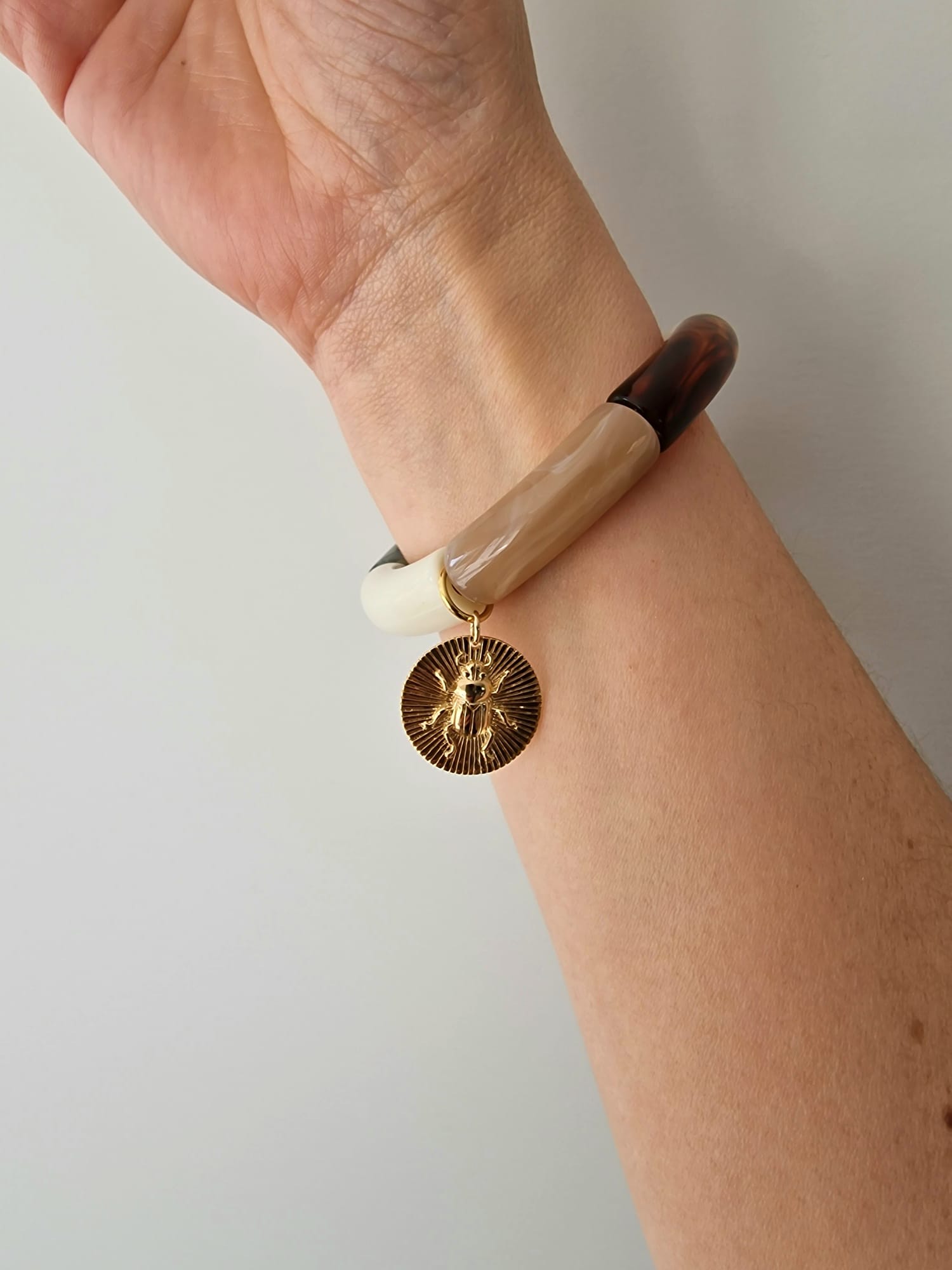 Bracelet au choix et sa médaille Scarabée, en plaqué or 3 microns - Image 2